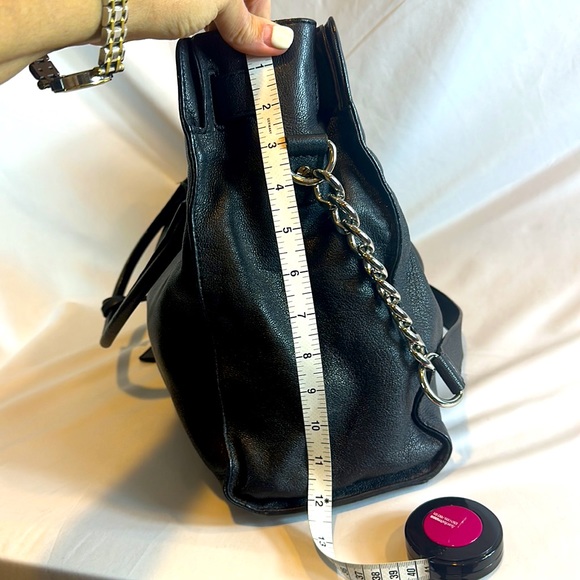 Michael Kors Black leather shoulder /handbag with Silver hardware - Picture 14 of 14